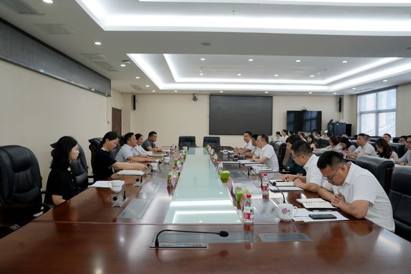 团省委书记李志超到省地质院调研